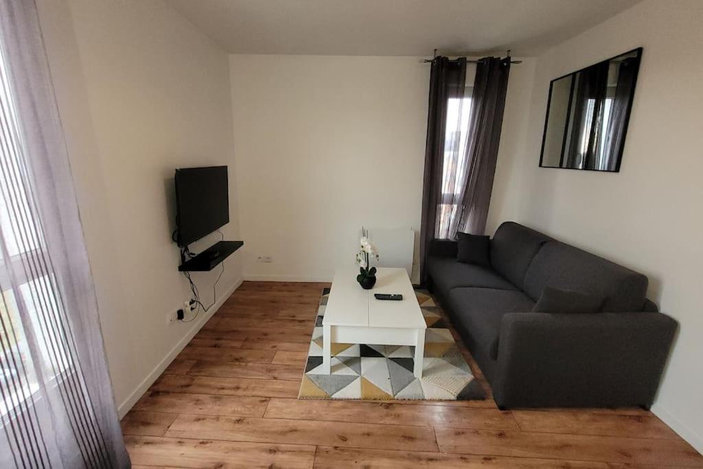 Logement Entier : Appartement Монтеврен Экстерьер фото